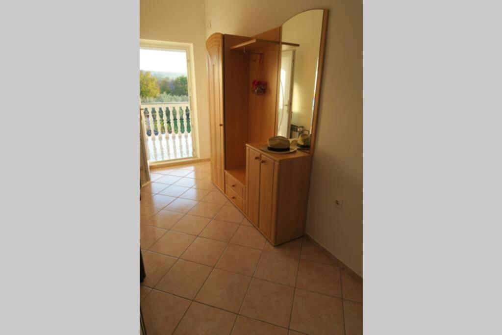 Mitros Apartment Малинска Екстериор снимка